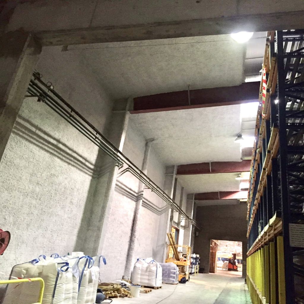 Flocage isolant conforme aux normes incendie